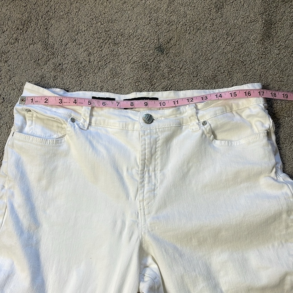 Nine West Jeans White Studded Capris | Size 16/33 - Picture 12 of 12
